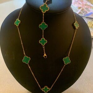 Elegant Green Clover Necklace and Bracelet Set